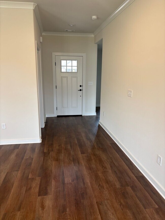 Building Photo - BEAUTIFUL HOME IN GREAT LOCATION!