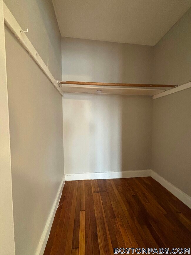 Building Photo - 77 Green St