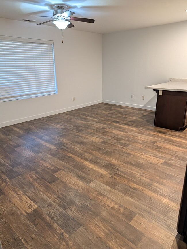 Foto del edificio - January Rent Free! 3 Bed 2 Bath Townhouse for Rent!