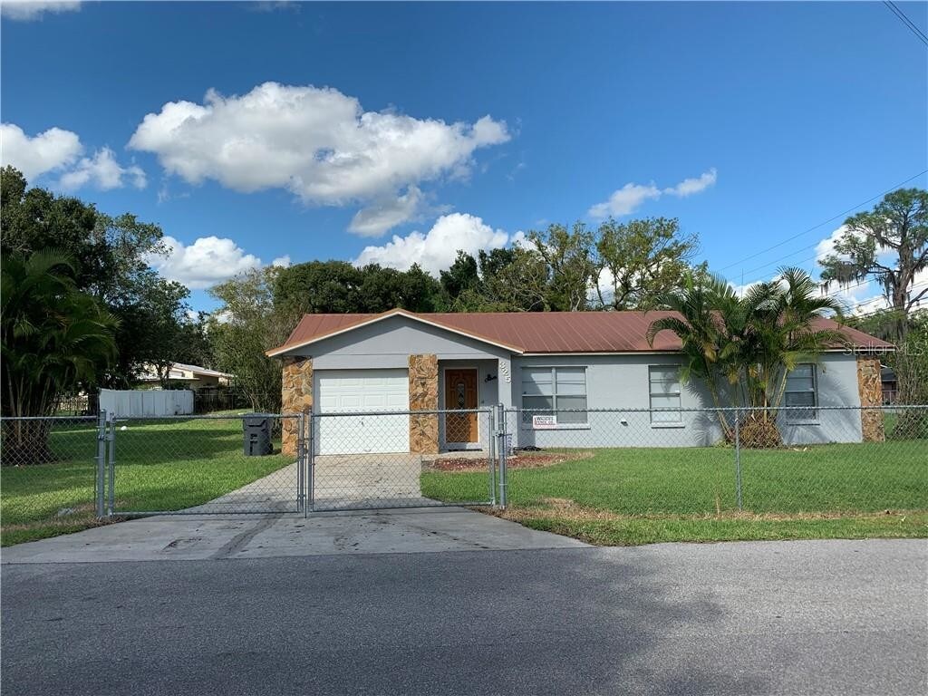Primary Photo - 325 S Eastside Dr