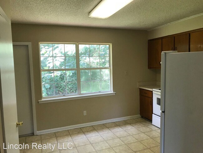 Building Photo - 2 br, 1 bath House - 7 Shanna Cir Apt B