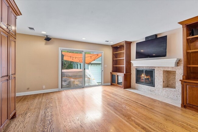 Building Photo - 1410 W Clark Ave