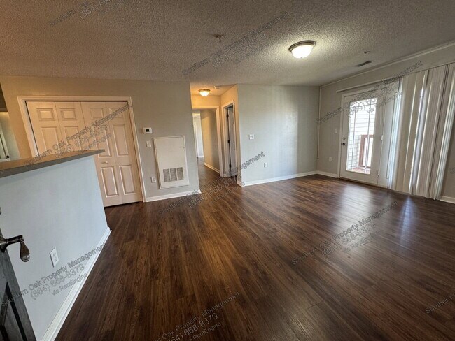 Building Photo - 1123 Harts Ridge Dr