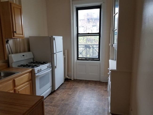 Building Photo - 1124 Hudson St
