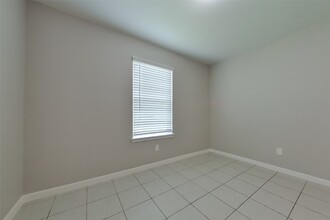 Building Photo - 944 American Monarch Dr
