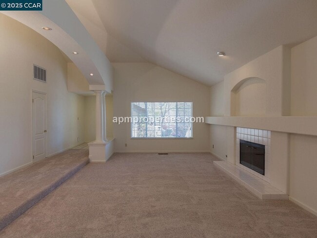 Foto del edificio - 4112 Creekpoint Ct