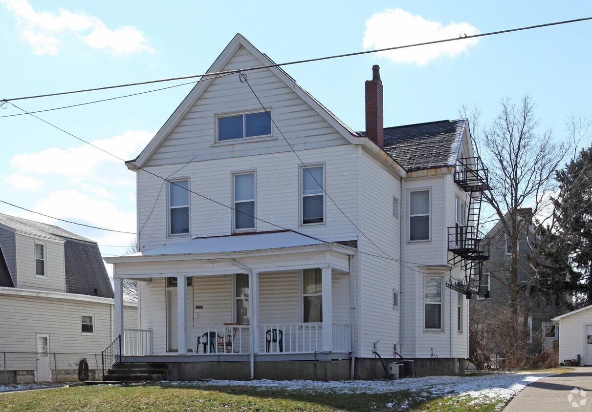 Building Photo - 2757 Norwood Ave