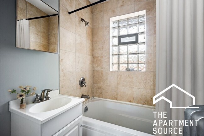 Foto del edificio - 544 W Surf St