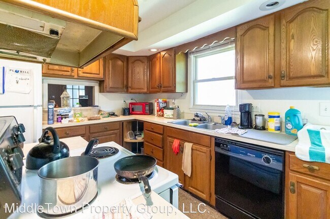 Foto del edificio - 4 br, 1.5 bath House - 1901 N Maplewood Ave
