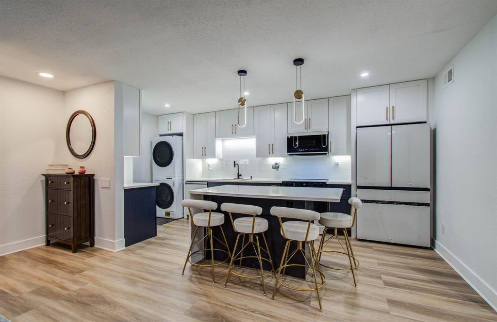 Foto principal - 1860 White Oak Dr