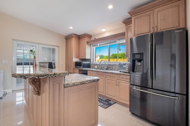Foto del edificio - 6824 SW 5th St
