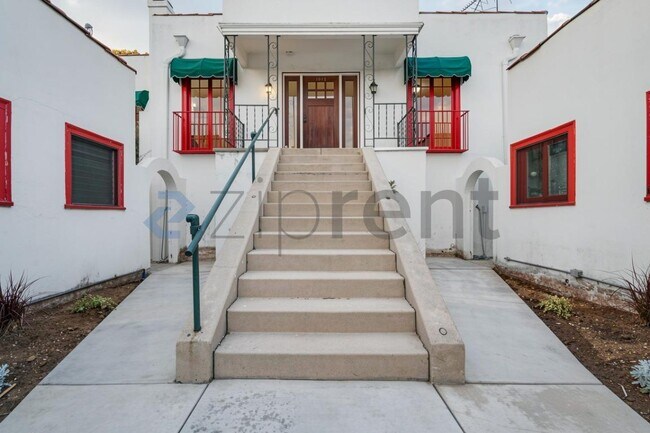 Building Photo - Unit