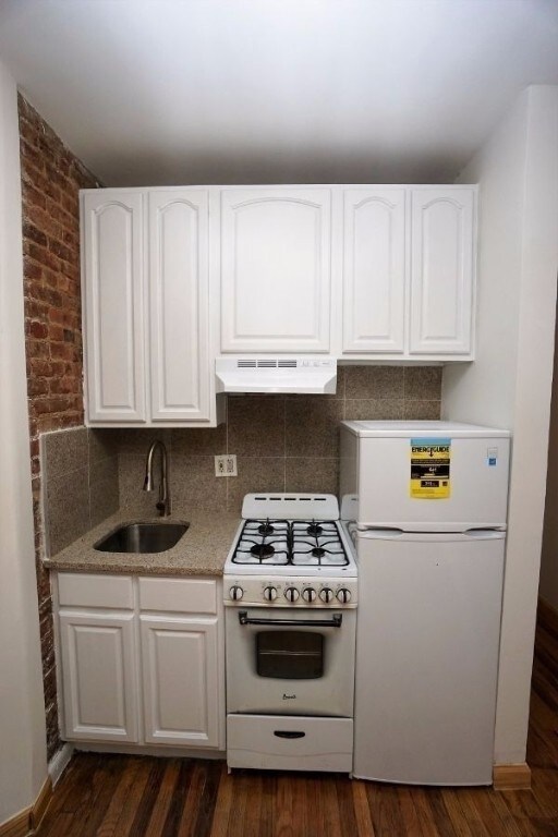 Building Photo - 261 Broome St
