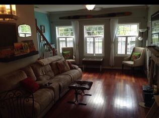 Foto del edificio - 1326 Runnymeade Ln