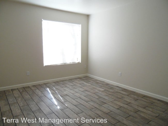 Building Photo - 4895 S Torrey Pines Dr