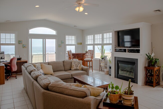 Building Photo - 239 Beach Front