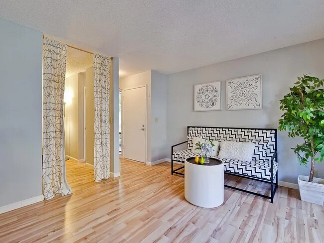 Foto del edificio - 988 Kiely Blvd