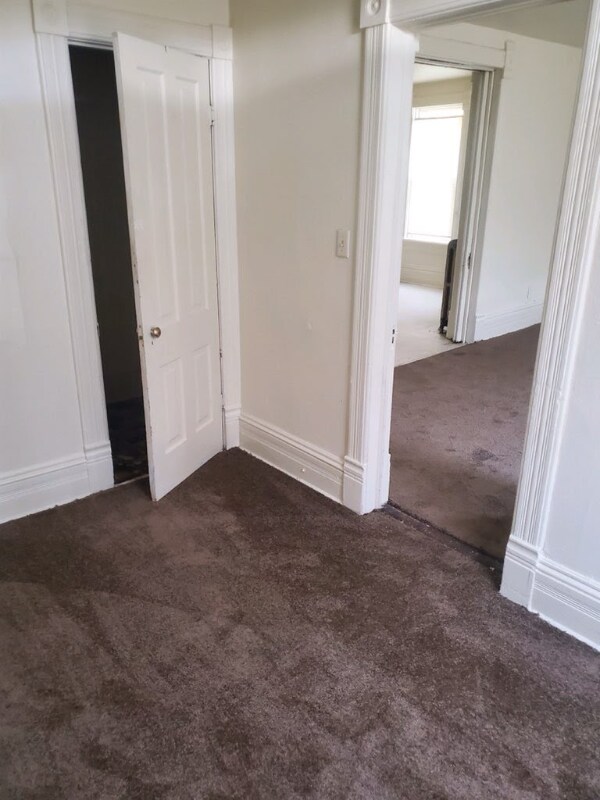 Building Photo - 1802 W Greenfield Ave