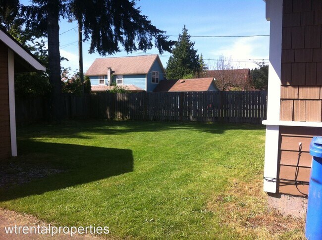 Building Photo - 3 br, 1 bath House - 1325 Rose St