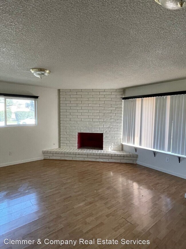 Building Photo - 3 br, 2 bath House - 1011 Oleander Avenue
