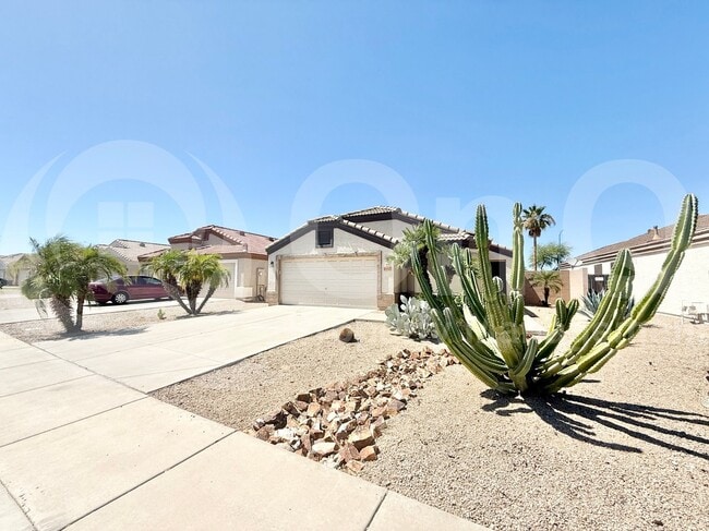 Building Photo - 15532 W Port Royale Ln