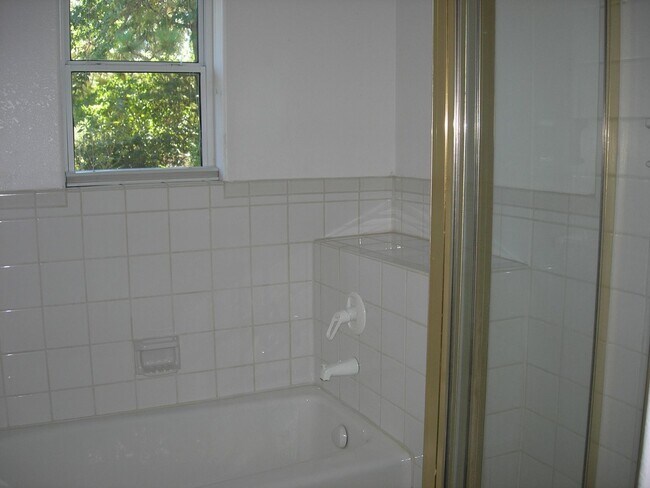 Foto del edificio - Lovely 2 story Home Walk to Downtown Grass...