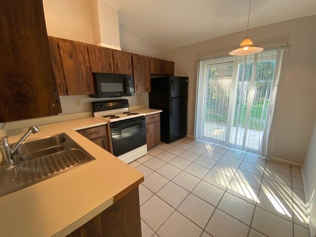 Building Photo - 12230 Eastcove Dr