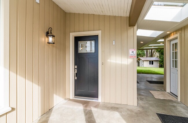 Foto del edificio - 8317 Vernon Rd