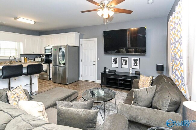 Foto del edificio - 465 Banyon Rd