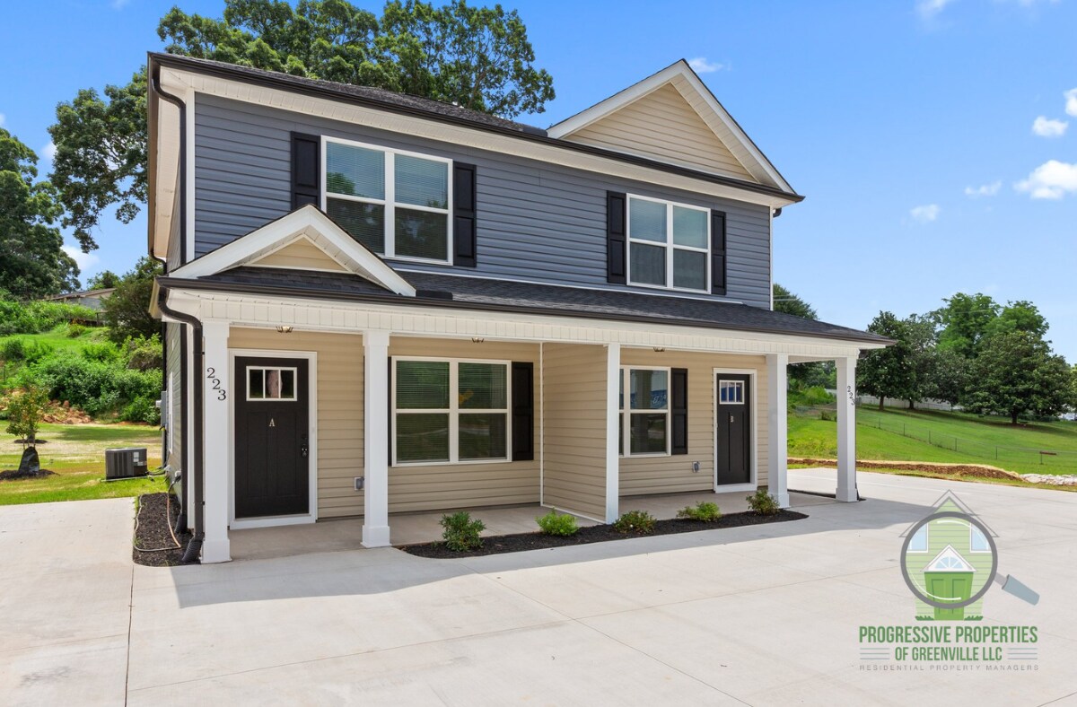Foto principal - 223 Liberty Dr