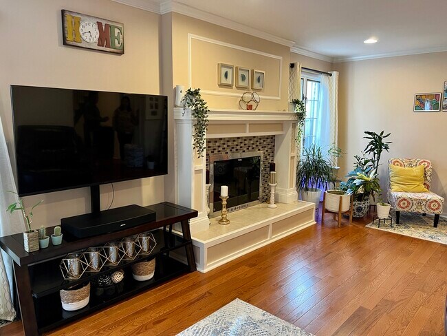 Foto del edificio - 815 Suffield Square