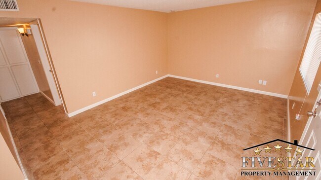 Foto del edificio - Apartment for Rent on 3017 "Q" Street Apt B