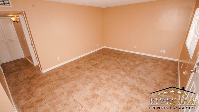 Building Photo - Apartment for Rent on 3017 "Q" Street Apt B