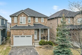 Building Photo - 75 Garbutt Cres