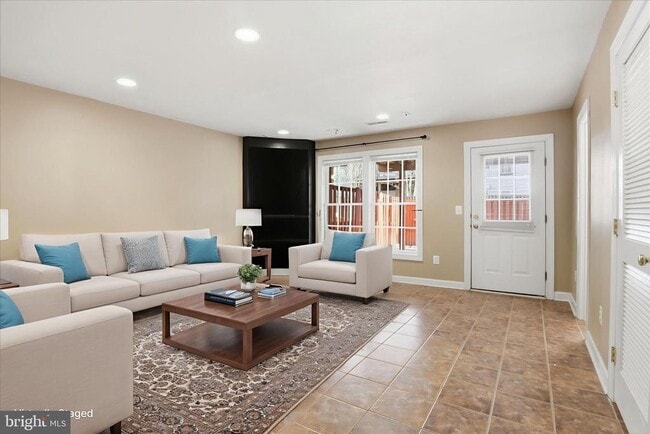 Building Photo - 25559 Fretton Square