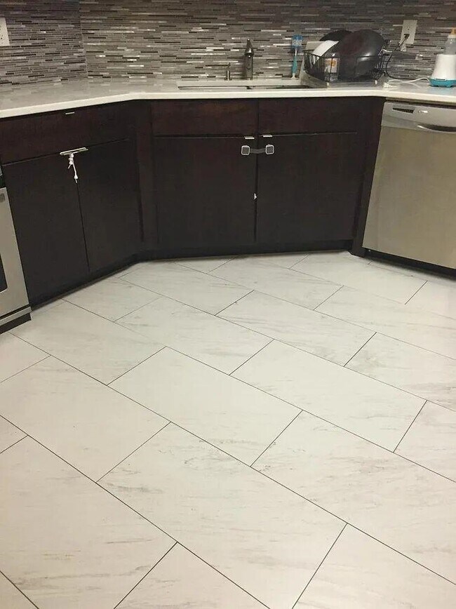 1035 Harmon Cove Tower Unit 1035, Secaucus, NJ 07094 Condo for Rent