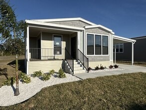 Building Photo - 142 Blue Beard Dr