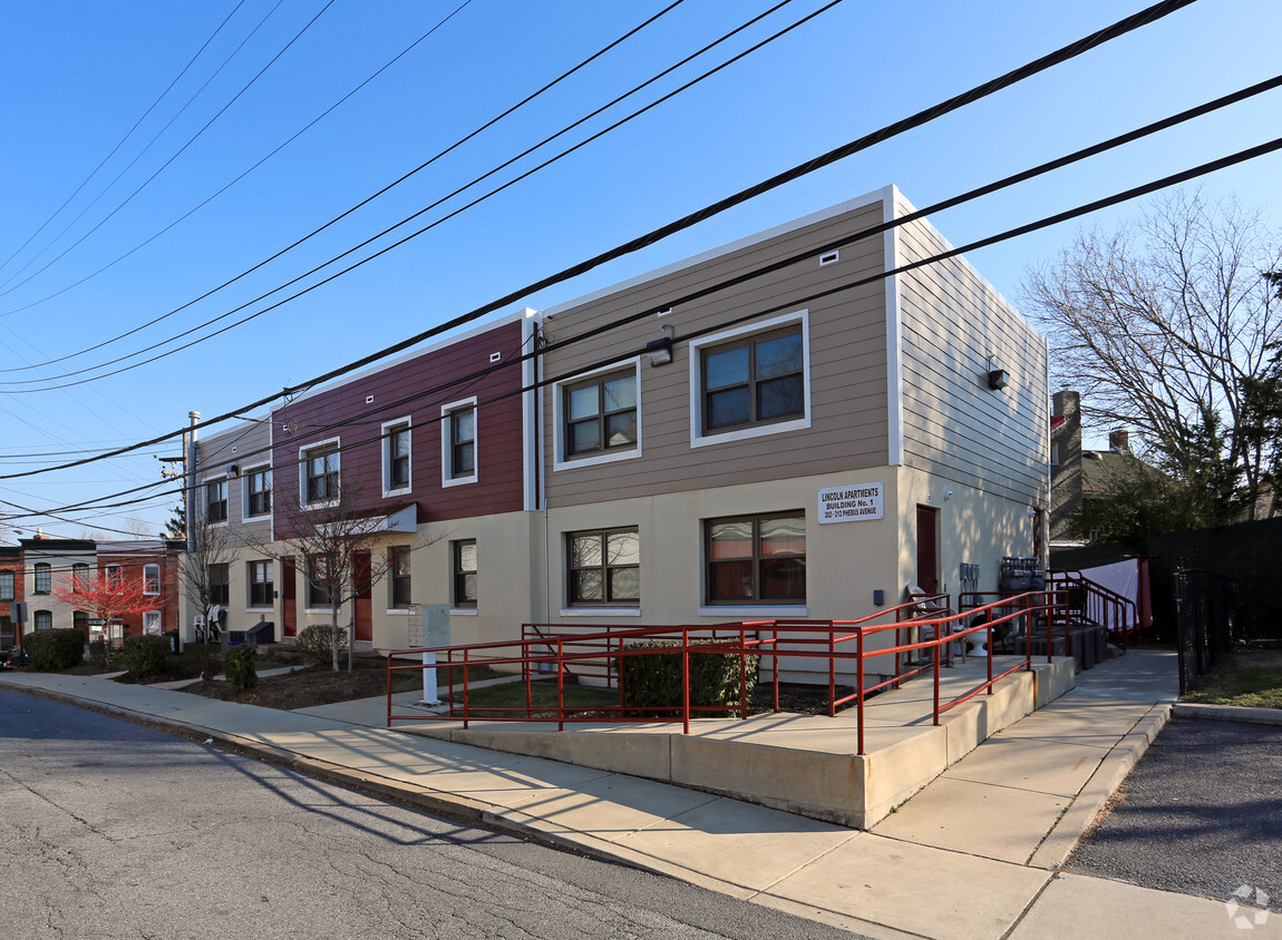 Primary Photo - Lincoln Apartments