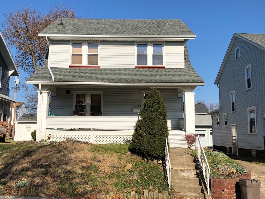 Foto principal - 2415 11th St NW