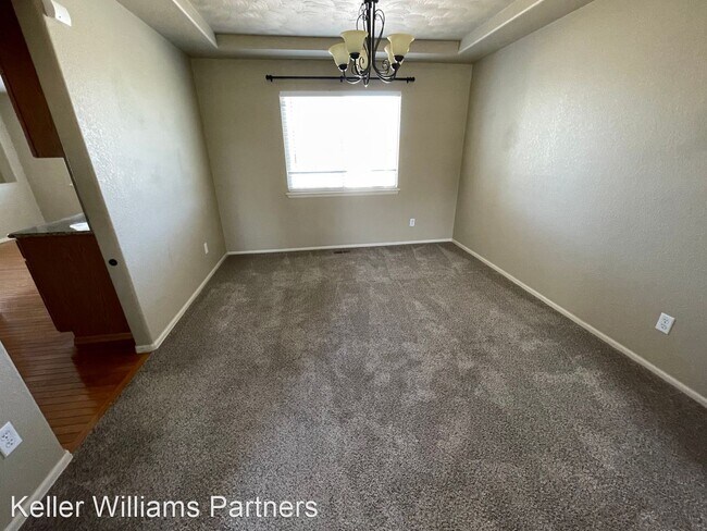 Foto del edificio - 5 br, 4 bath House - 8627 Tibbs Rd