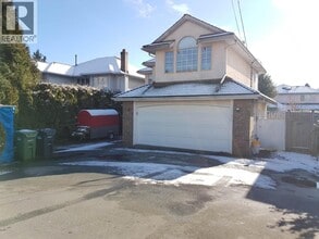 Building Photo - 10180 River Dr