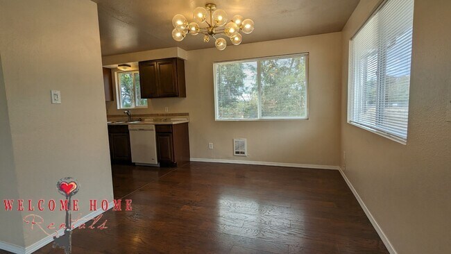 Building Photo - Country home on land!!  Upgraded inside, l...