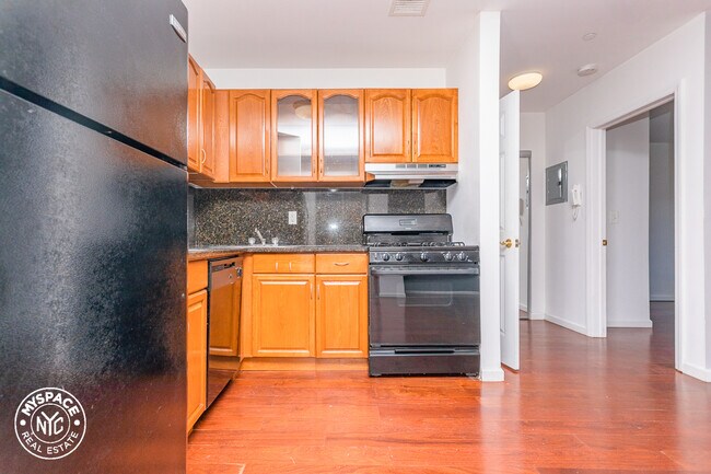 Foto del edificio - 24 Lawton St