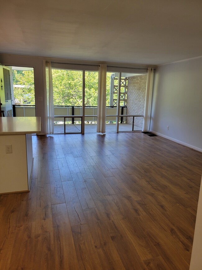 Photo - 7533 Spring Lake Dr Apartment