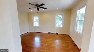 Building Photo - 2508 S Kenwood St