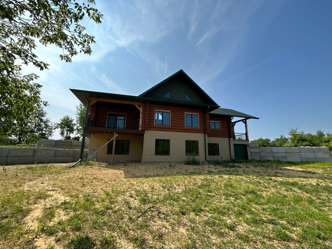 1520 Rose Ln, Brodhead, WI 53520 House Rental in Brodhead, WI