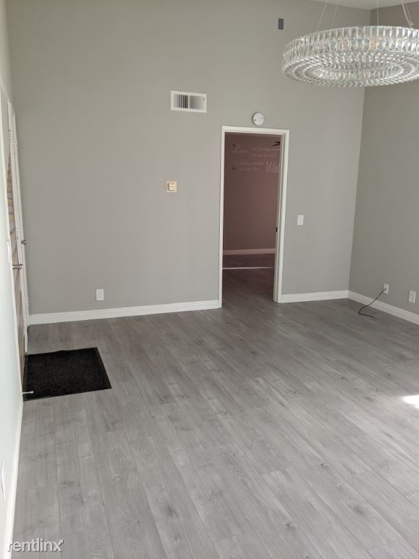 Foto principal - 23288 Orange Ave