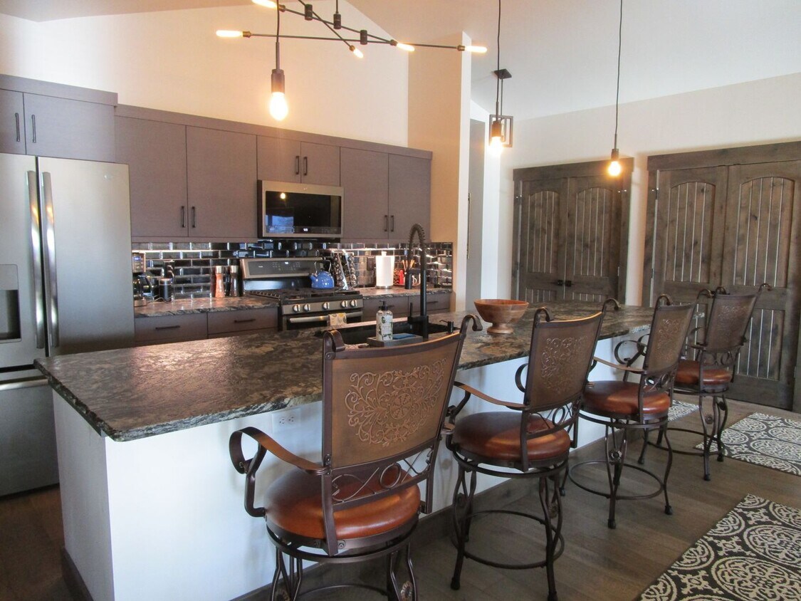 Foto principal - Delightful Monterra 2 Bed 2 Bath Condo wit...