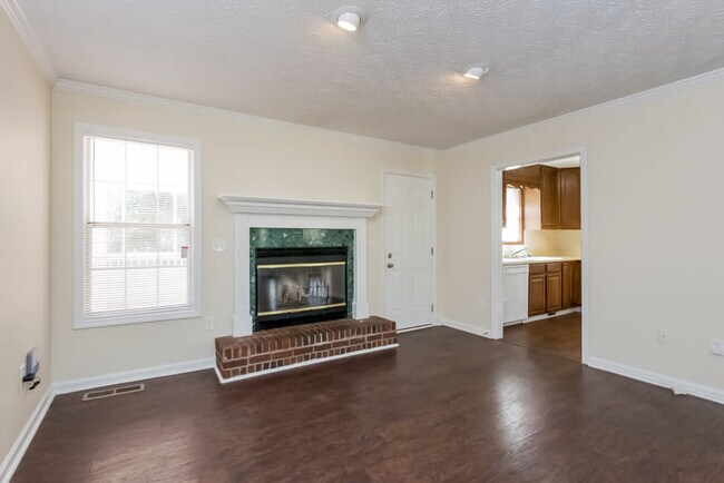 Building Photo - 1811 Silver Leaf Ct SW