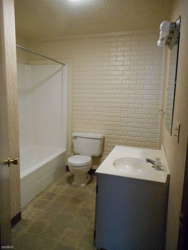 Foto del edificio - 106 Cottage St